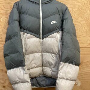 Nike Puffer Jacket - Size Small